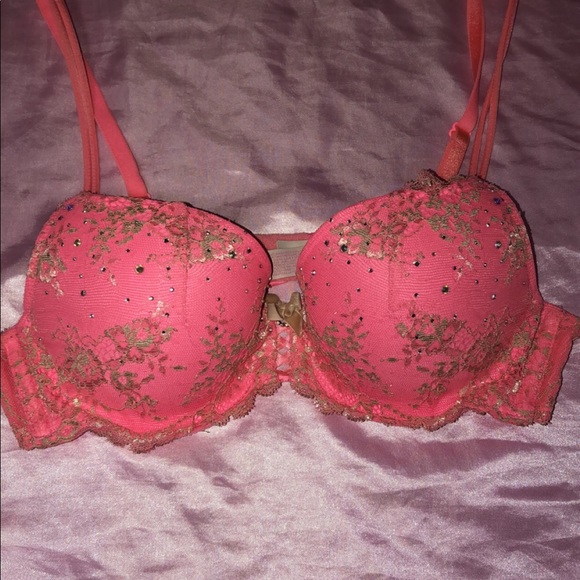 Victoria Secret Bra - Picture 3 of 5